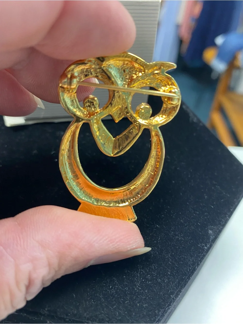 Vintage Avon Shiny Gold toned Owl Pin Brooch